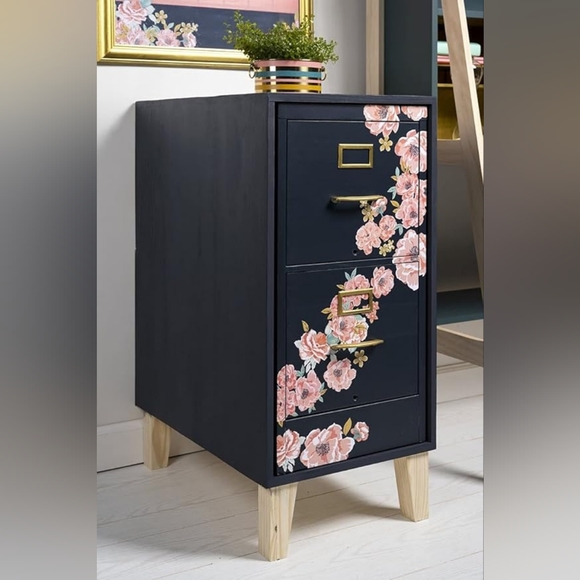 New Mod Podge Waterbase Sealer, Glue &  Finish (1-Gallon), Gloss Finish - Picture 5 of 5